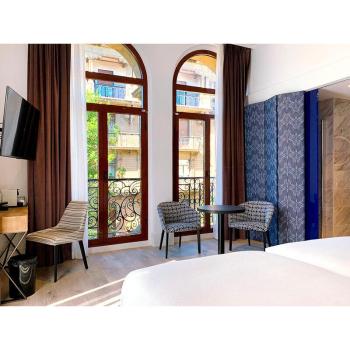 SmartBox: Estancia de 2 Noches en Junior Suite con Cava