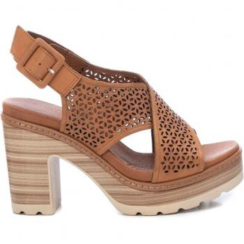 Carmela 068634 Sandalias de Tacón en Piel Color Camel con Hebilla
