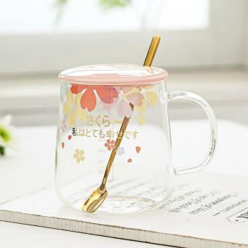 Kreative Trinkbecher mit Deckel