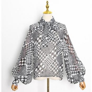 TWOTWINSTYLE Damen Bluse im Patchwork-Design mit Karo-Muster, Batwing-Ärmel und O-Ausschnitt, ideal für den Herbst
