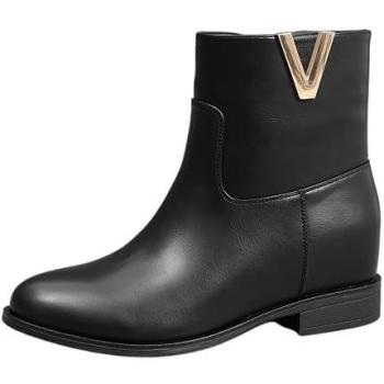 Ivachy V‑Shape Gold‑Ornament Flat Ankle Boots – Black, 7.5