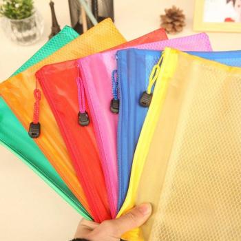 Carpeta de archivos de papel con cremallera