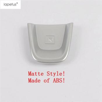 Lapetus Accessories for VOLVO XC40 Steering Wheel Panel Cover - Matte / Carbon Fiber