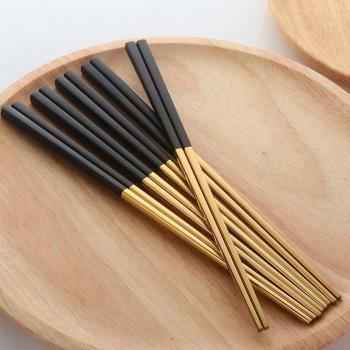 5 paires de baguettes en métal noir