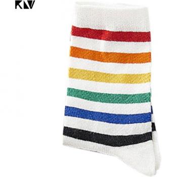Mädchen-Regenbogen-Streifen-Crew-Socken im preppy Stil